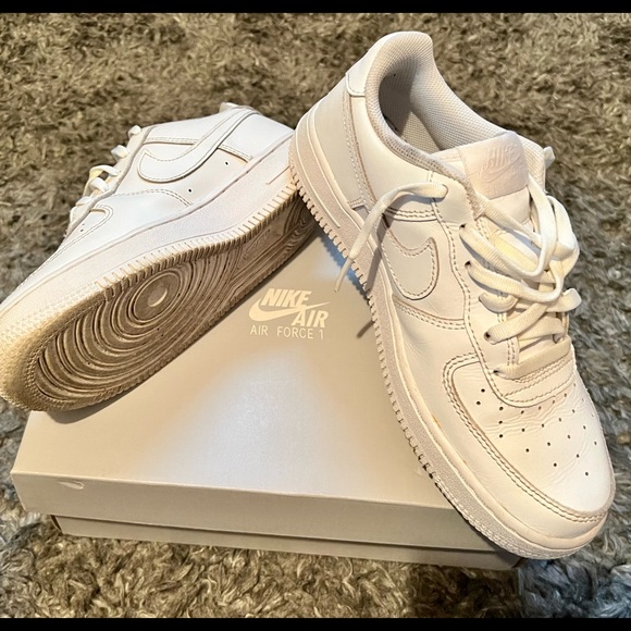 Nike Air Force 1 - 4.5Y - Picture 1 of 3
